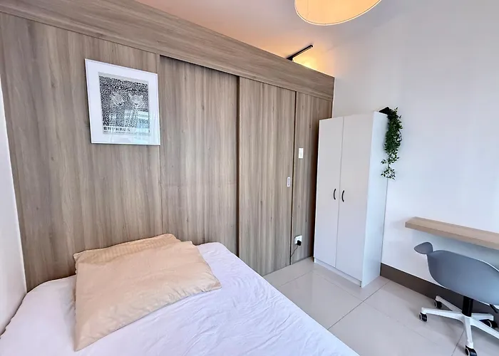 Prime Location Near Mrt, Sm Megamall, Bgc!