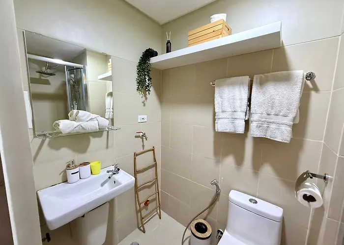 Prime Location Near Mrt, Sm Megamall, Bgc! *